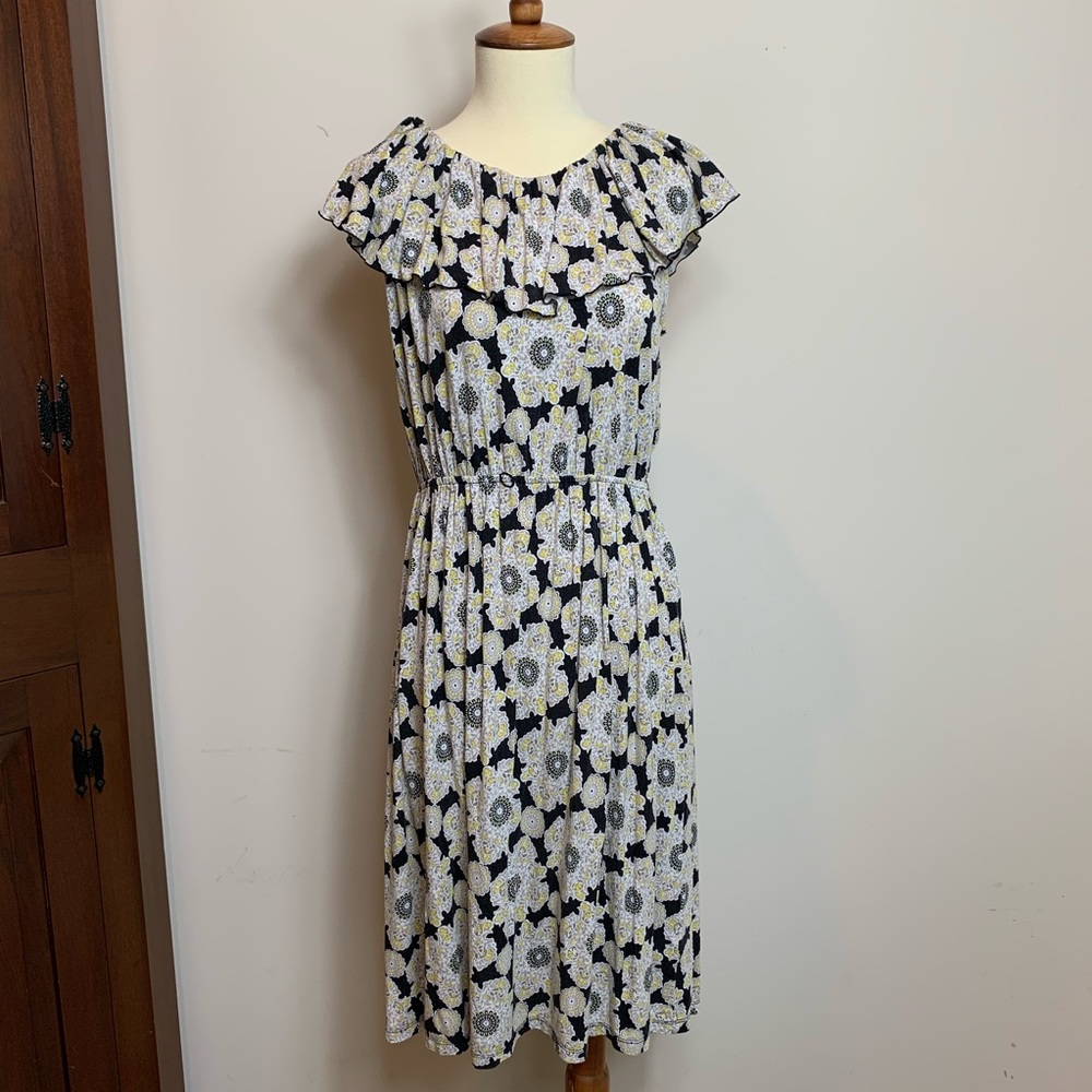 4/$20 Madison black yellow soft rayon blend dress
